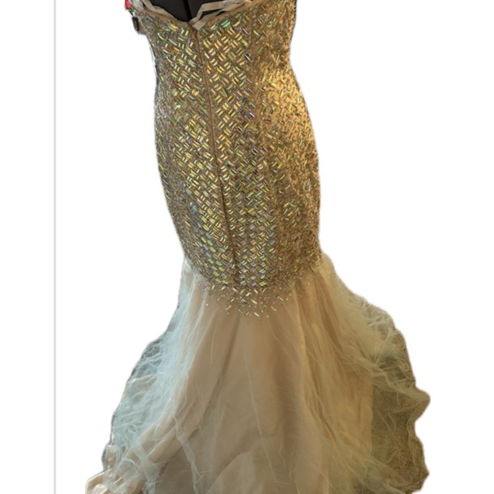 Elegant Cream Strapless Gown